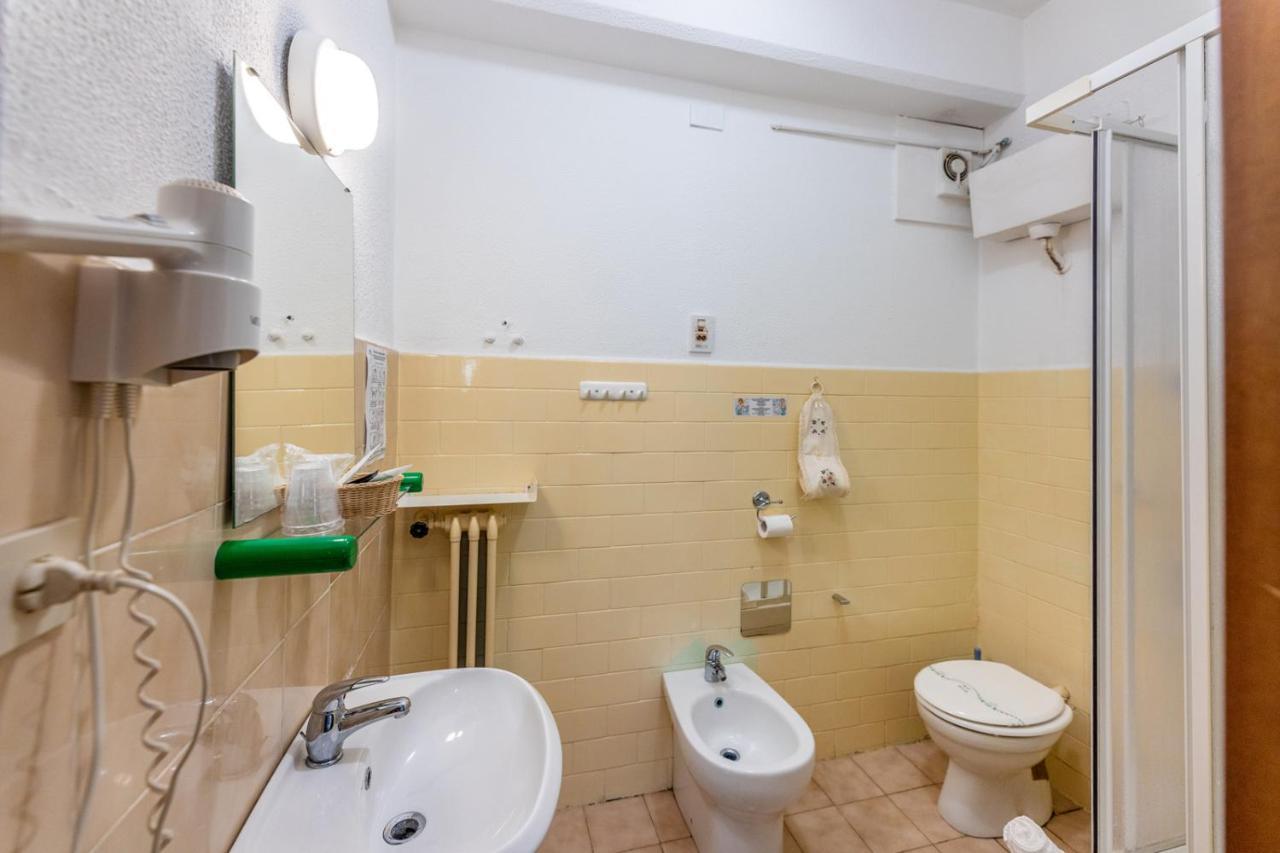 Albergo Oasi Finale Ligure Ngoại thất bức ảnh