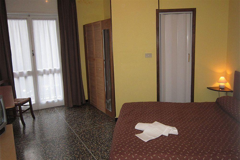 Albergo Oasi Finale Ligure Ngoại thất bức ảnh